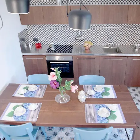 Apartment Di Caffe Maya By Holiday Solutions Maslianico