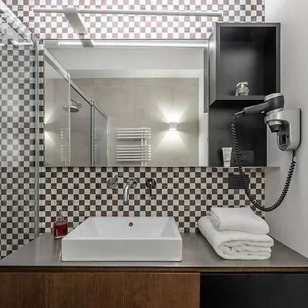 Apartment Di Caffe Maya By Holiday Solutions *