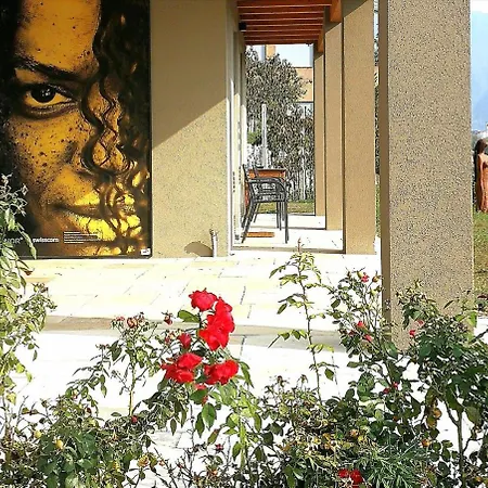 Appartement Di Caffe Maya By Holiday Solutions
